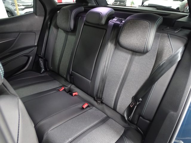 PEUGEOT 3008 usata, con Volante in pelle