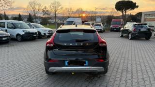 VOLVO V40 Cross Country usata, con Airbag laterali