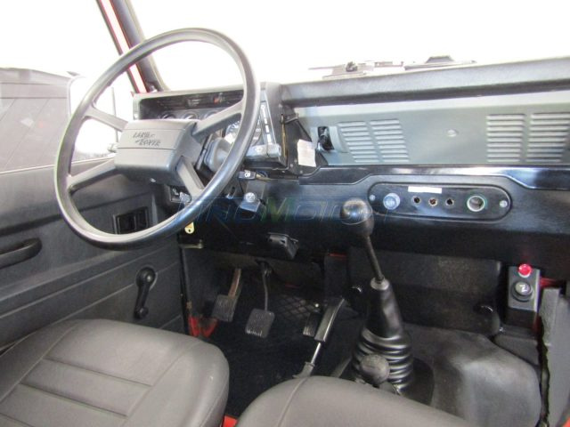 LAND ROVER Defender usata 5