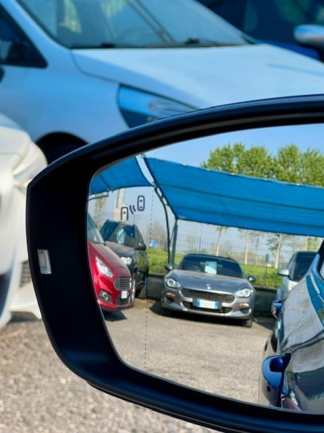 VOLKSWAGEN T-Cross usata, con Vivavoce