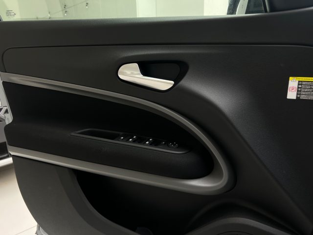JEEP Avenger usata, con Fari LED