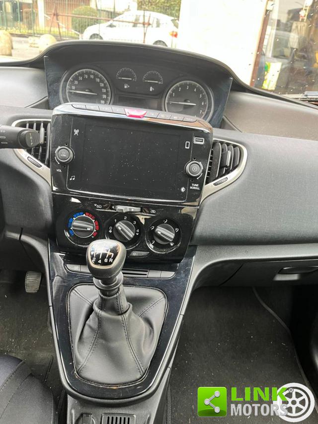 LANCIA Ypsilon usata, con ESP