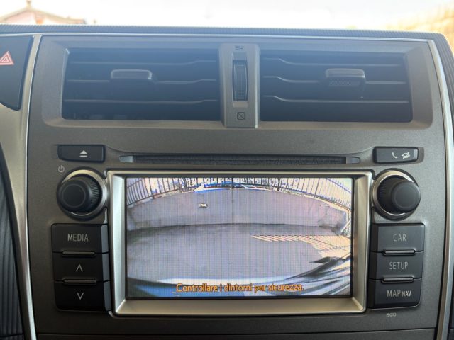 TOYOTA Verso-S usata, con Sensore di luce