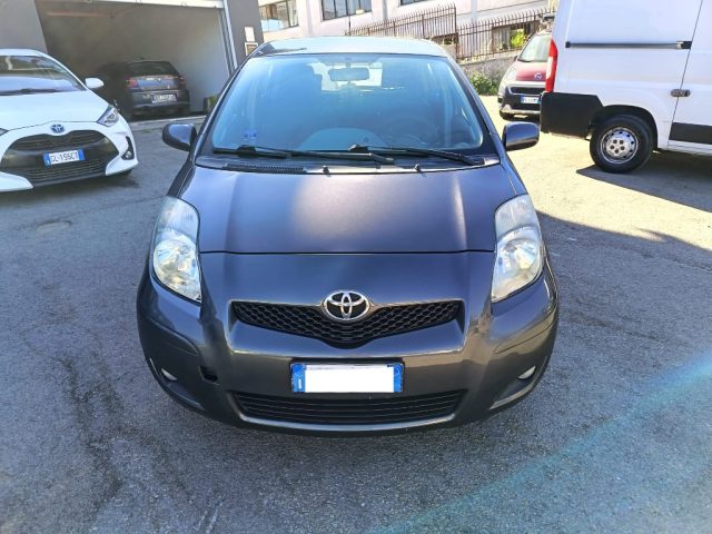TOYOTA Yaris usata 2