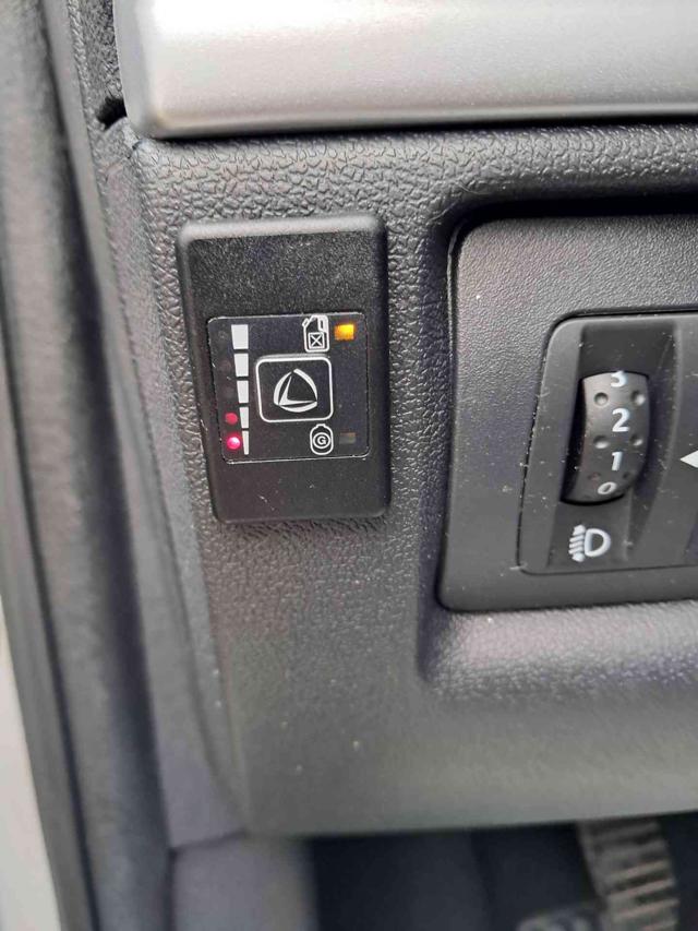 RENAULT Clio usata, con Specchietti laterali elettrici