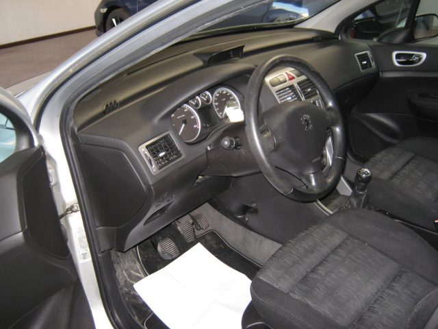 PEUGEOT 307 usata, con Alzacristalli elettrici