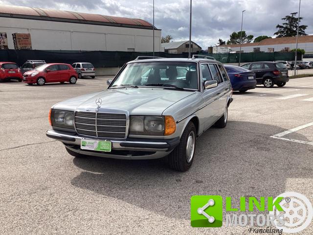 MERCEDES-BENZ 200 usata, con Autoradio