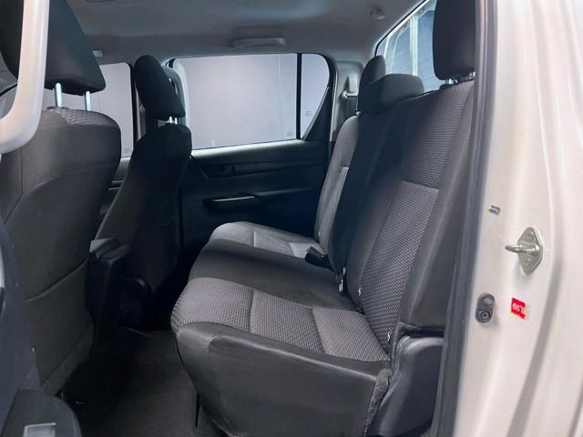 TOYOTA Hilux usata, con USB