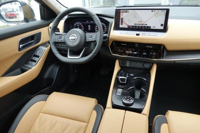 NISSAN X-Trail usata, con Autoradio
