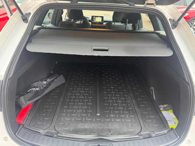 TOYOTA Corolla usata, con Sistema di navigazione