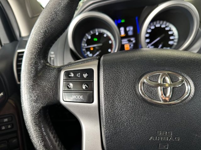 TOYOTA Land Cruiser usata, con USB