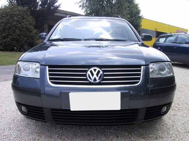 VOLKSWAGEN Passat usata, con ESP