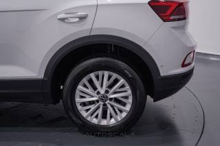 VOLKSWAGEN T-Roc usata 32