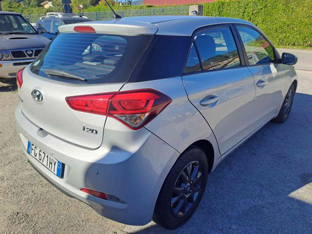 HYUNDAI i20 usata, con Bracciolo