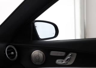 MERCEDES-BENZ E 220 usata, con Portellone posteriore elettrico