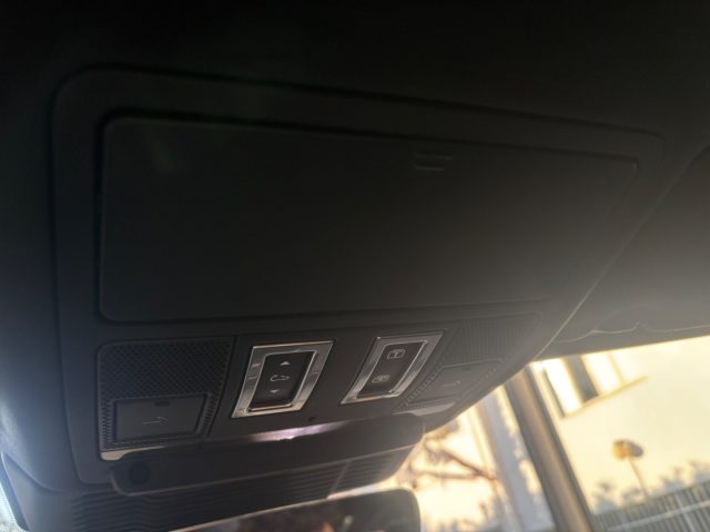 LAND ROVER Range Rover Evoque usata, con Volante in pelle