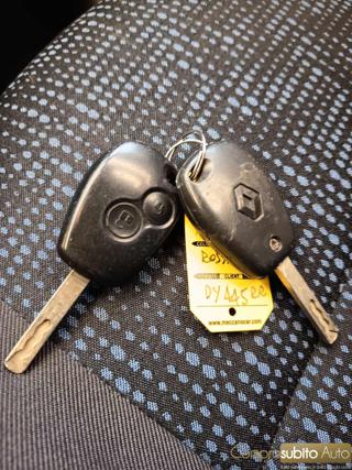 RENAULT Twingo usata 21