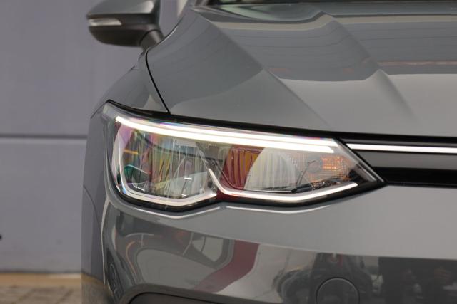 VOLKSWAGEN Golf usata, con USB