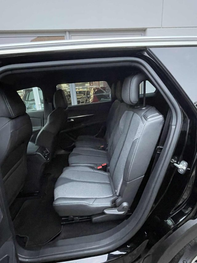 PEUGEOT 5008 usata, con Climatizzatore