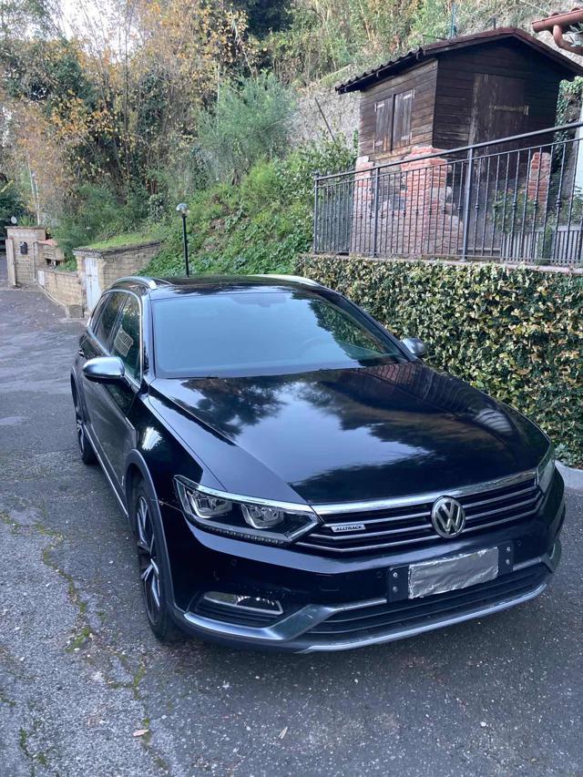 VOLKSWAGEN Passat usata, con Controllo trazione