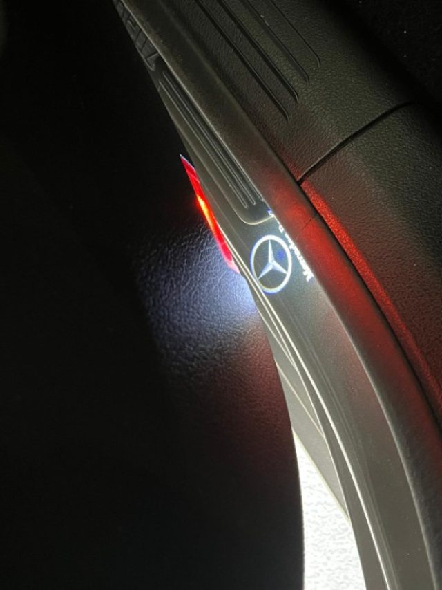 MERCEDES-BENZ A 200 usata, con Airbag testa