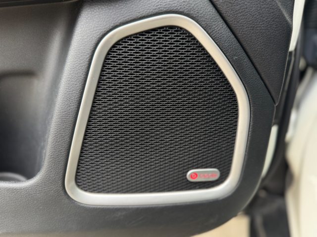 JEEP Compass usata, con Autoradio digitale