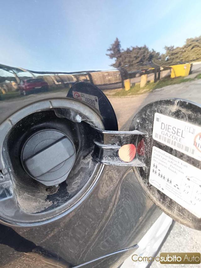 VOLKSWAGEN Touran usata, con ESP