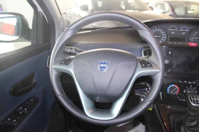 LANCIA Ypsilon usata, con ESP