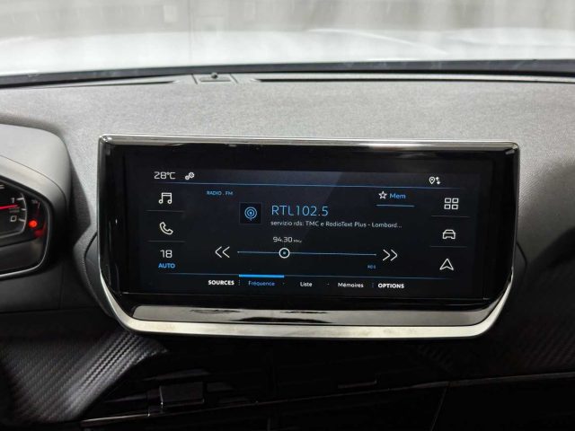 PEUGEOT 2008 usata, con Sensori di parcheggio posteriori