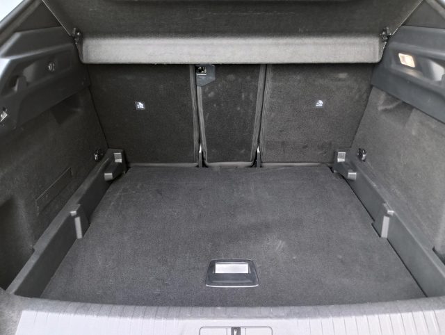 PEUGEOT 3008 usata, con Leve al volante