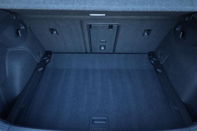 VOLKSWAGEN Golf usata, con Sensori di parcheggio posteriori