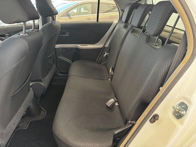 TOYOTA Yaris usata 17