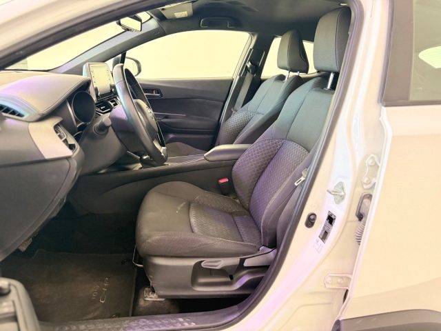 TOYOTA C-HR usata 16
