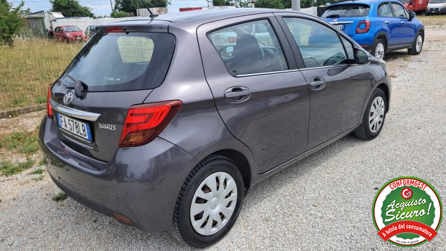 TOYOTA Yaris usata, con Airbag