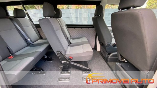 VOLKSWAGEN Caravelle usata 4