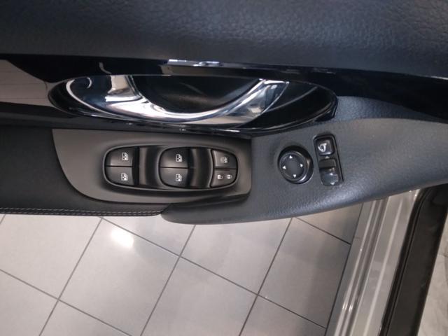 NISSAN Qashqai usata, con Sedile posteriore sdoppiato