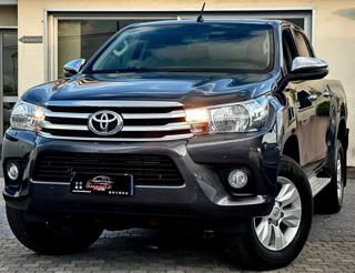 TOYOTA Hilux usata, con Autoradio
