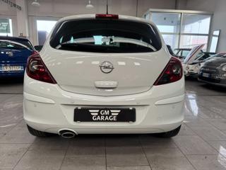 OPEL Corsa usata, con Autoradio