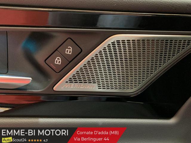 JAGUAR XE usata, con USB