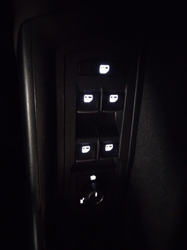 VOLKSWAGEN T-Roc usata, con Frenata d