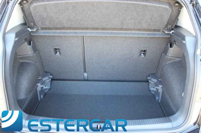VOLKSWAGEN T-Cross usata, con USB