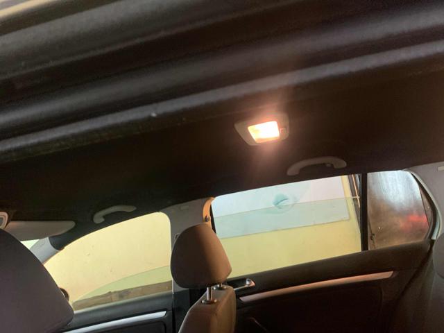 VOLKSWAGEN Golf usata, con Specchietti laterali elettrici