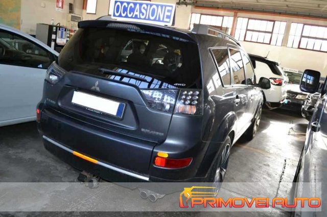 MITSUBISHI Outlander usata, con Fendinebbia