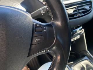 PEUGEOT 2008 usata, con Controllo automatico clima