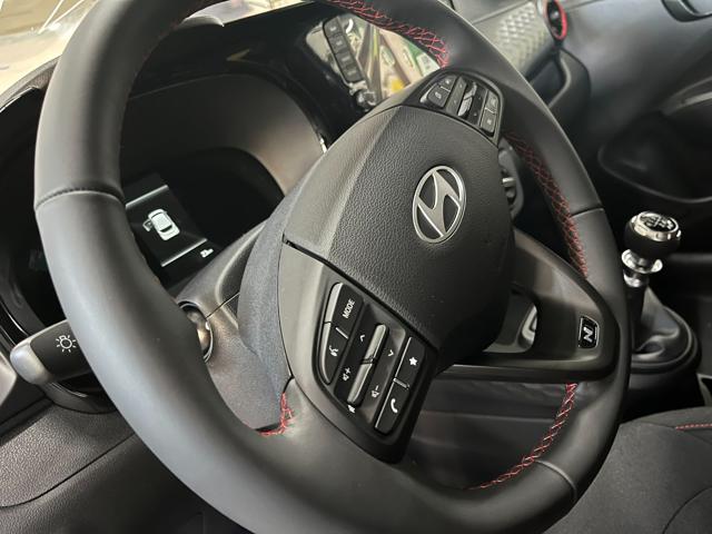 HYUNDAI i10 usata, con Sistema di navigazione
