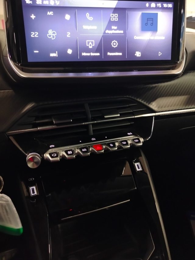 PEUGEOT 208 usata 21