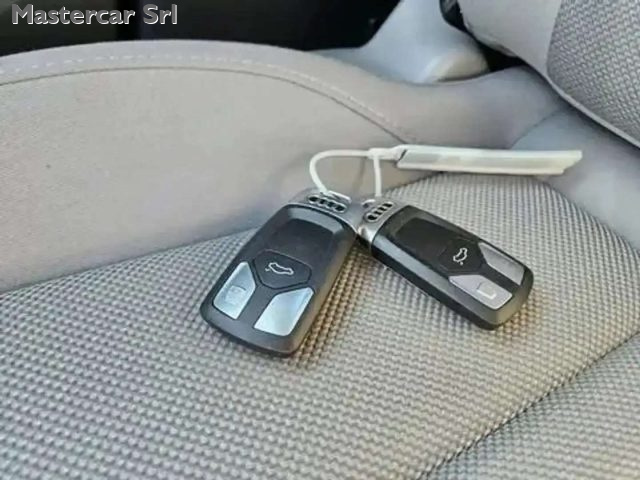 AUDI A4 usata, con Park Distance Control