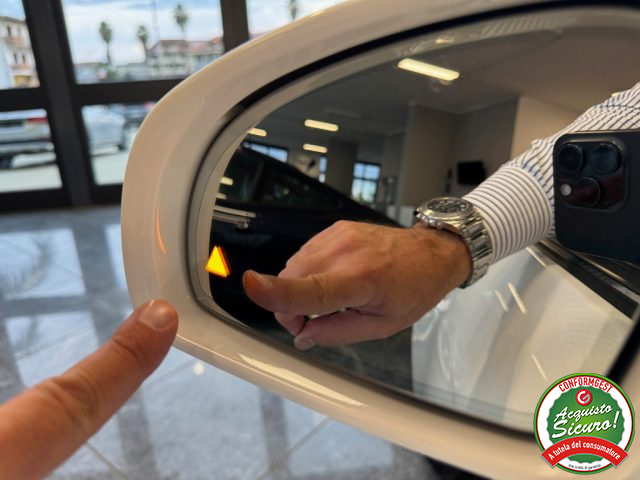 MERCEDES-BENZ SLC 200 usata, con Luci diurne LED