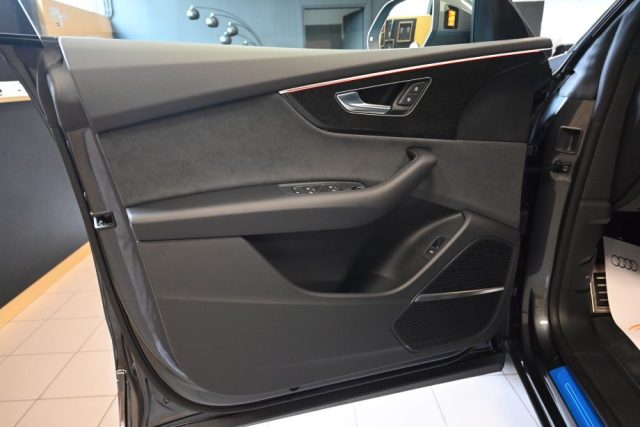 AUDI Q8 usata 237