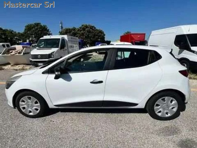 RENAULT Clio usata, con Controllo trazione